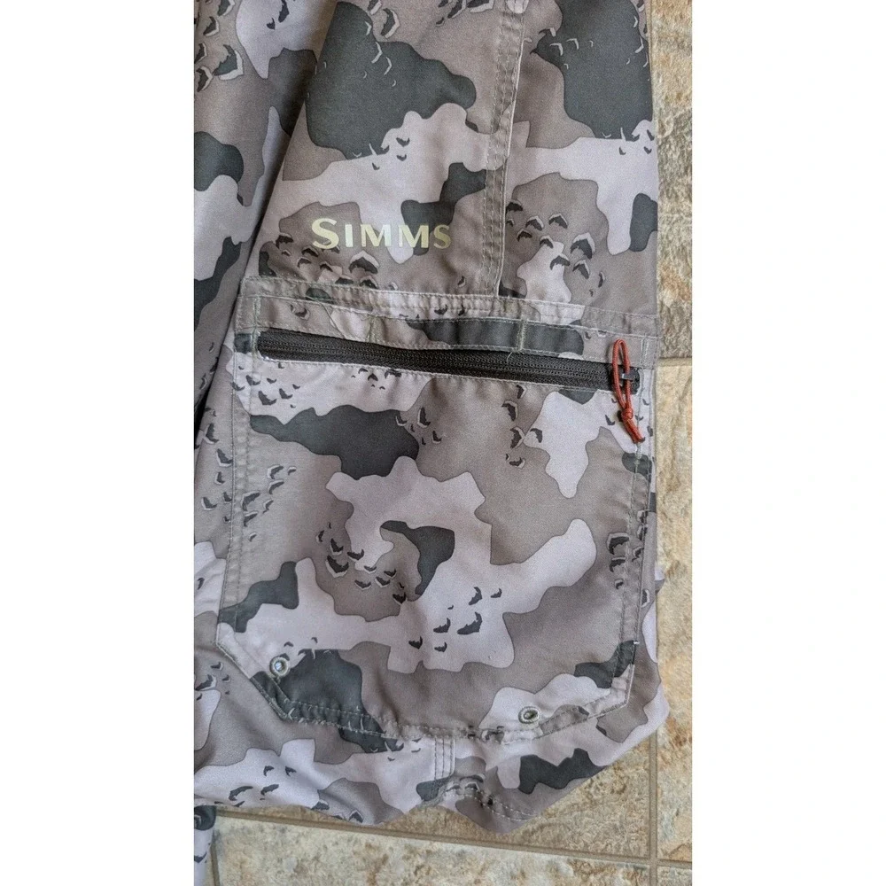 Simms Solarflex Men's 38-40 Unlined Fishing Swim Beach Board Shorts Gray Camo